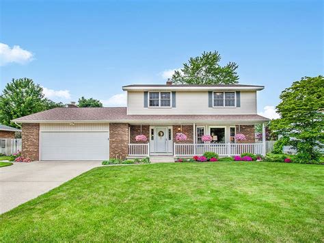 It contains 3 bedrooms and 2 bathrooms. . Zillow jenison